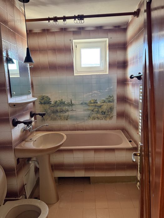 Vând apartament cu 3 camere