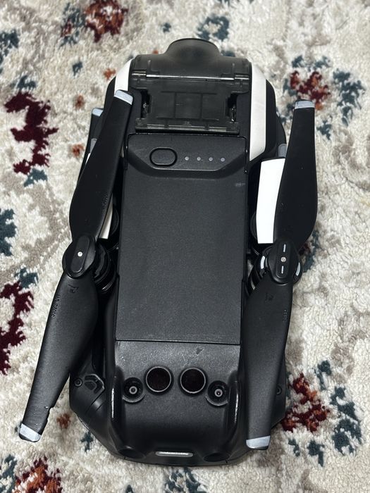 Продам дрон DJI Mavic air 1