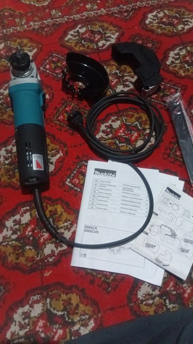 Makita 9565cvr. Orginal