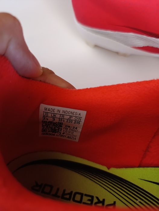 Детски бутонки Адидас