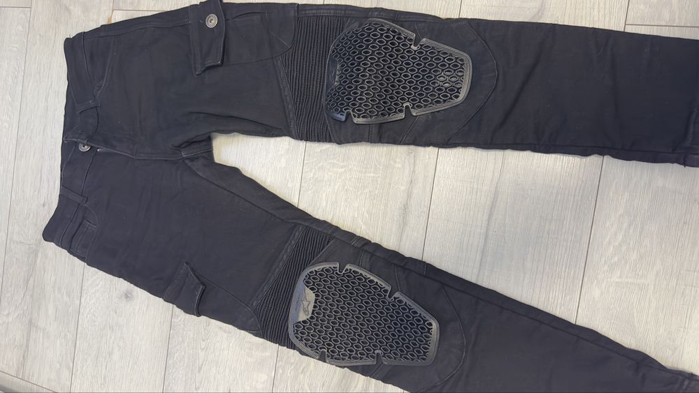 Vand Blugi Moto cu protectii