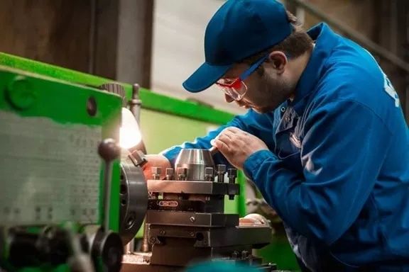 Токарные услуги фрезеровка