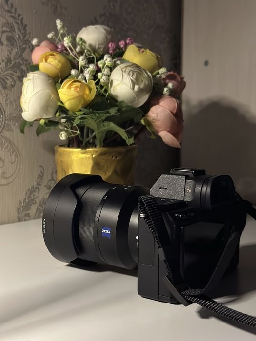Sony A7R III va obyektiv sony 50mm fe

Sensor: