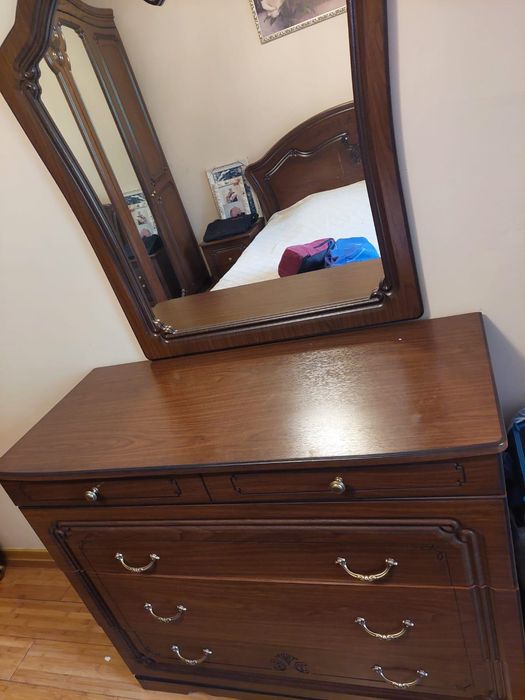 Спальный гарнитур