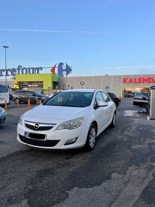 OPEL Astra 2011 — imagine 1