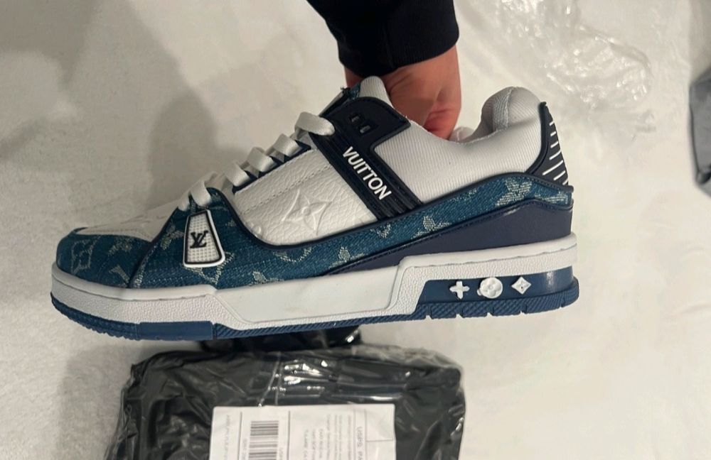 Adidasi Louis Vuitton trainer