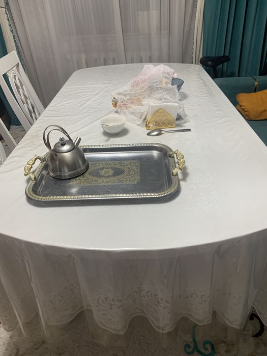 Стол для гостиной