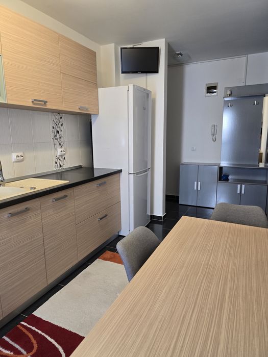 Inchiriere ap 2 camere, parcare inclusa