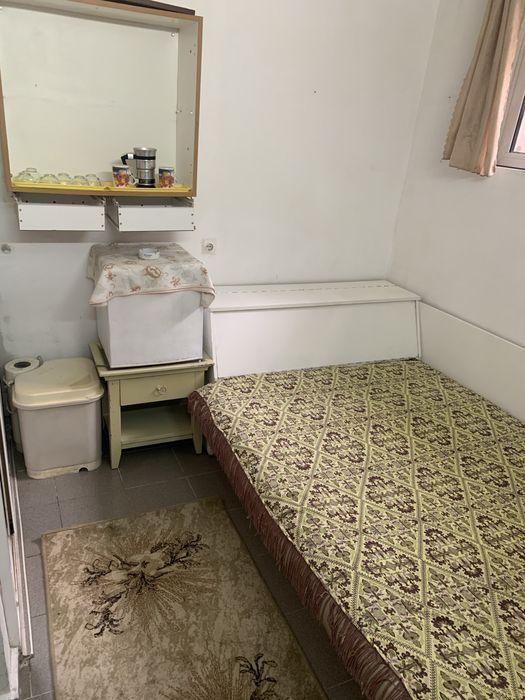 Помещение в сутеренеа под наем с баня и тоалетна