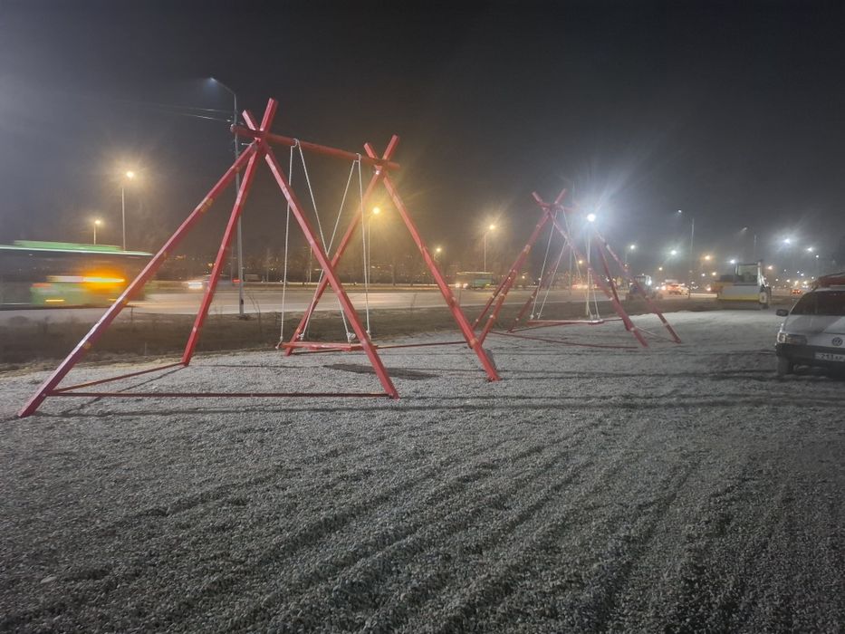 Алтыбакан качели