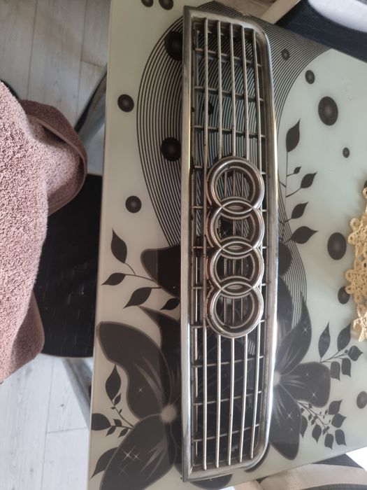 Grilă capotă audi a6