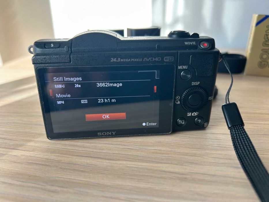 Sony a5100 (ILCE-5100) + Sony 20mm f/2.8 - само 3600 кадъра (MINT)