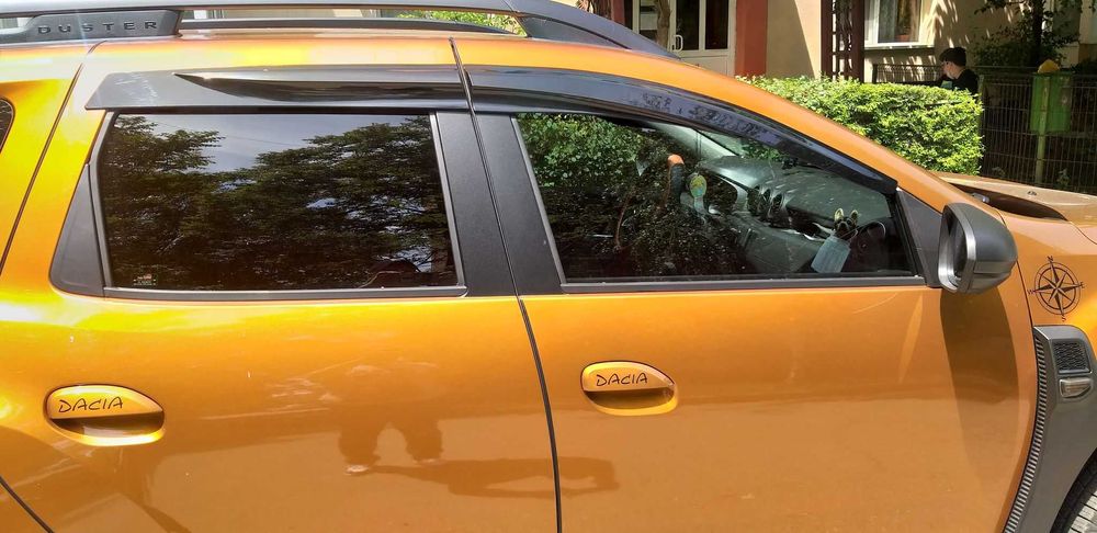 Paravanturi geamuri Dacia Duster 2 Cu Prindere Pe Exterior