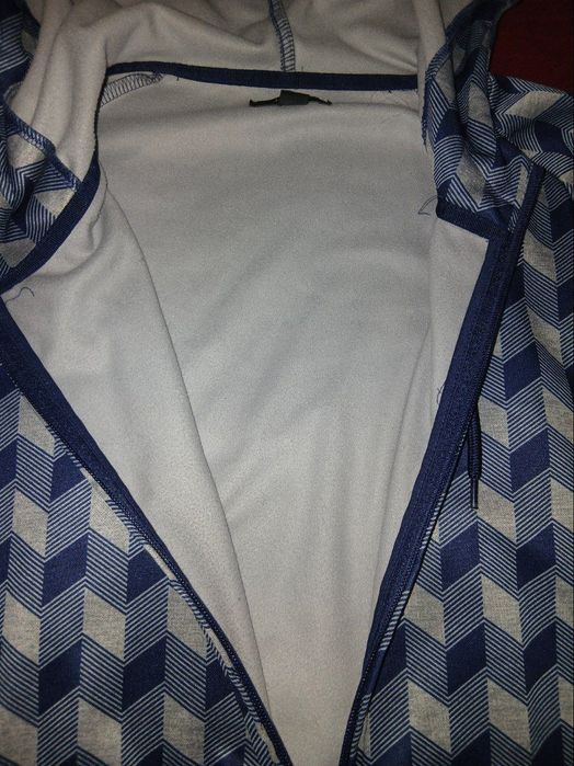 Из США, мужская толстовка 
с капюшоном Alfani на молнии.