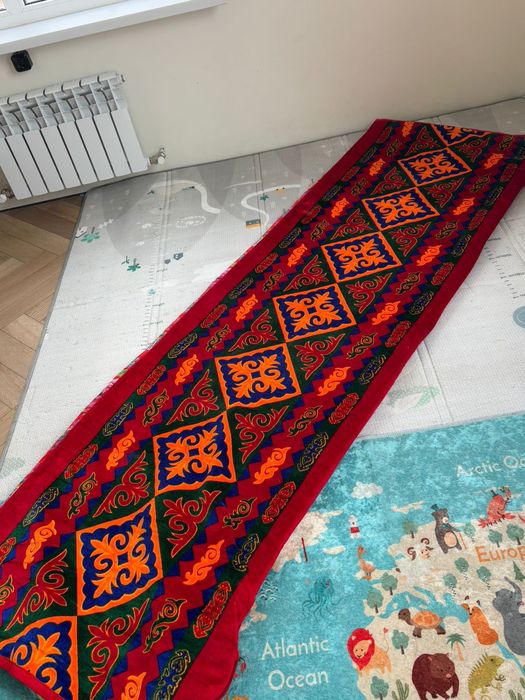 Ұлттық оюлы кілем жолақ 2000 тг