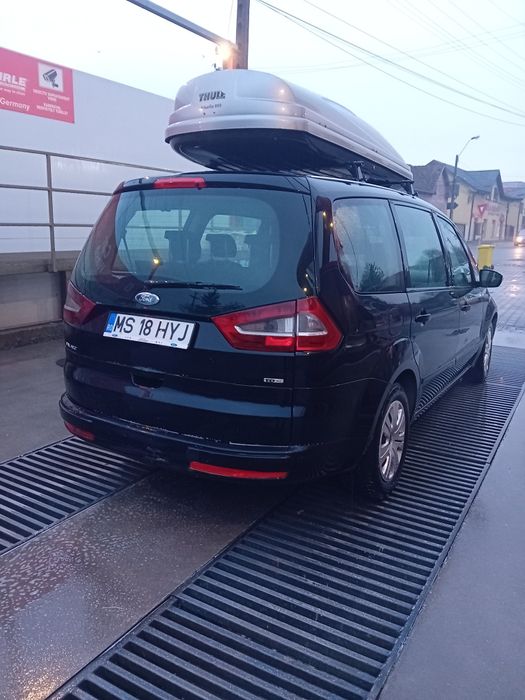 Vand Ford Galaxy 7 locuri, inmatriculat de 2 ani