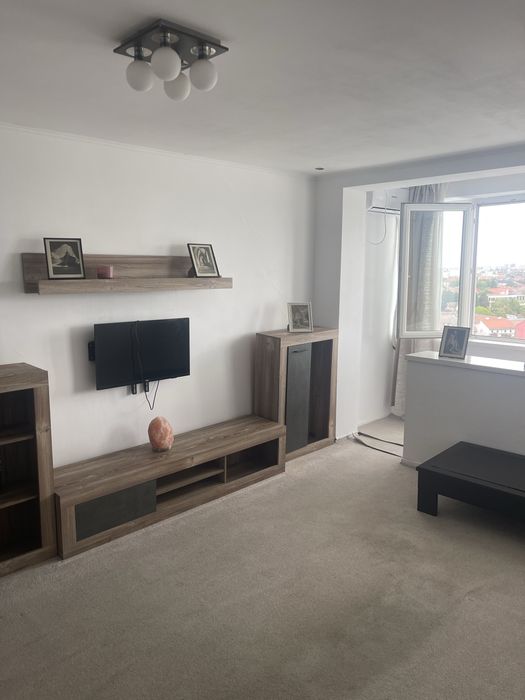 De vanzare apartament 3 camere zona semicentrala!