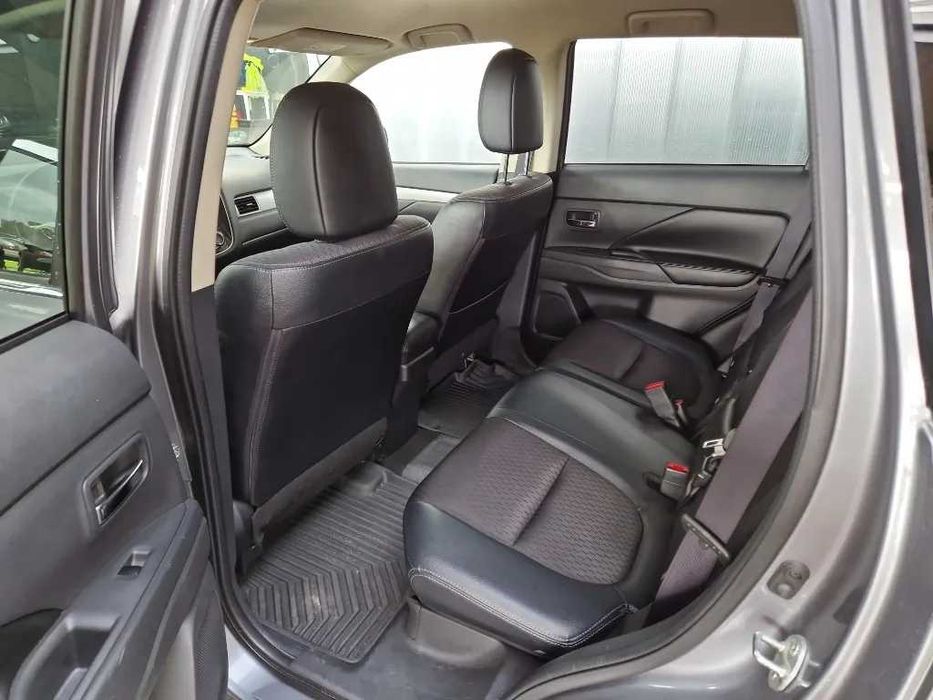 Mitsubishi Outlander 2.0 PHEV 4WD Executive Edition 2014 – 4X4