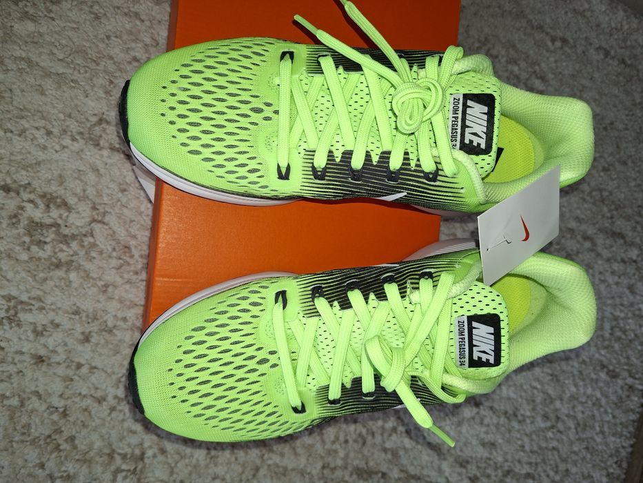 Мокасины,кроссовки разные