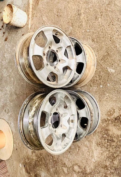 Диска сатамын паджероға деликаға келеді  40000 теңге