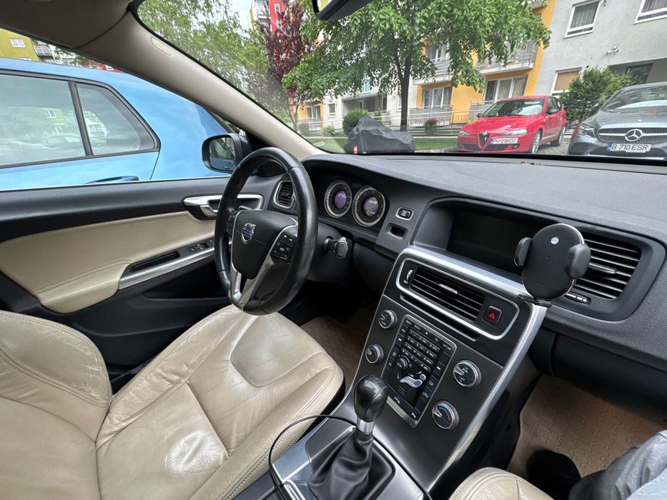 VOLVO S60 2011 — imagine 5