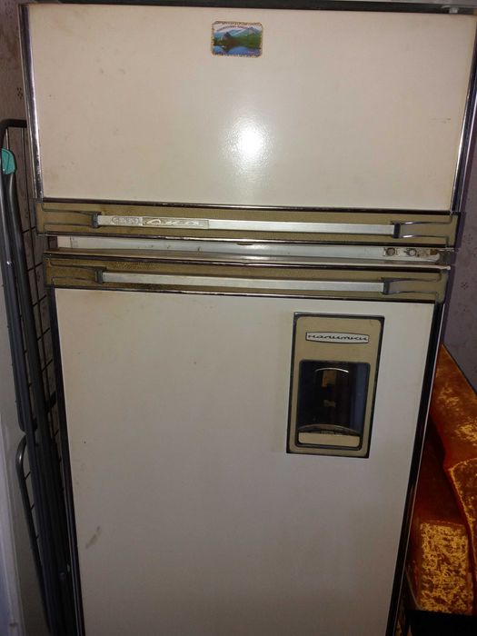 Продам холодильник