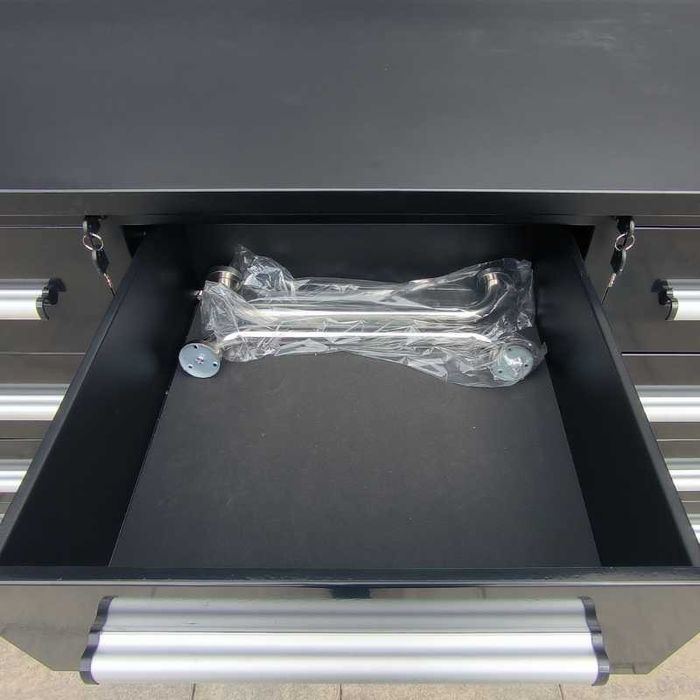 Dulap pentru scule din oțel vopsită în negru – 30 sertare