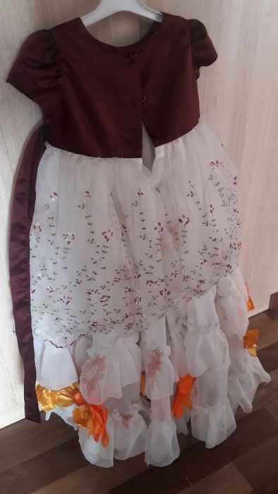 Платье на девочку 3-6  лет