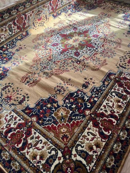 Оригинален персийски килим. Чисто нов.