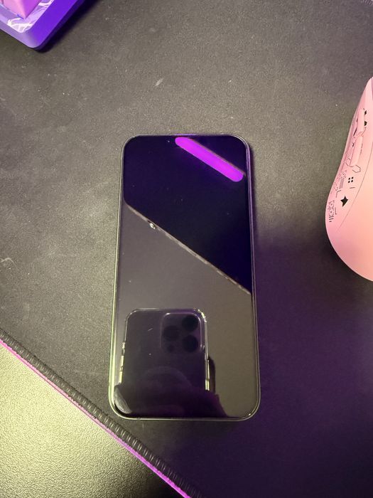 Айфон 13 зелёленький