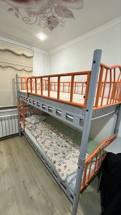 Двухяростный кровать новый в упаковке