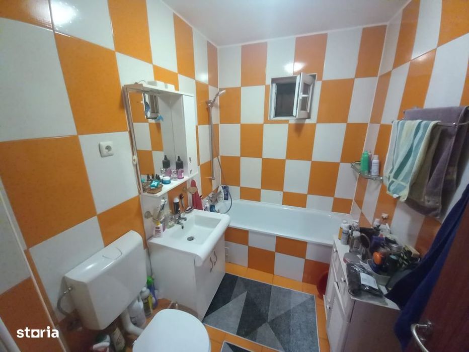 Apartament 3 camere, 67 mp, etaj 3/5, zona Sud