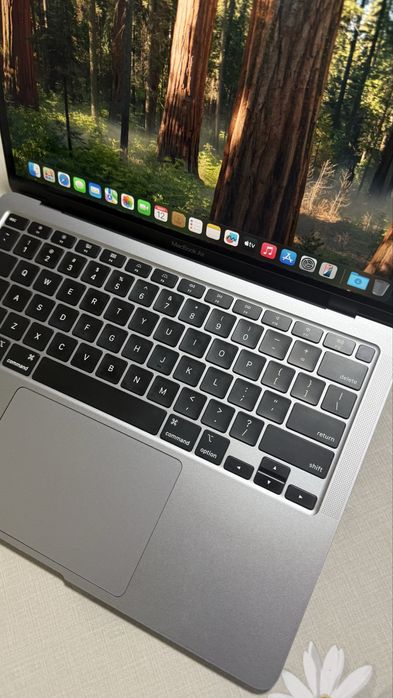 как новый Macbook Air 8/512 Touch ID sotiladi A2179