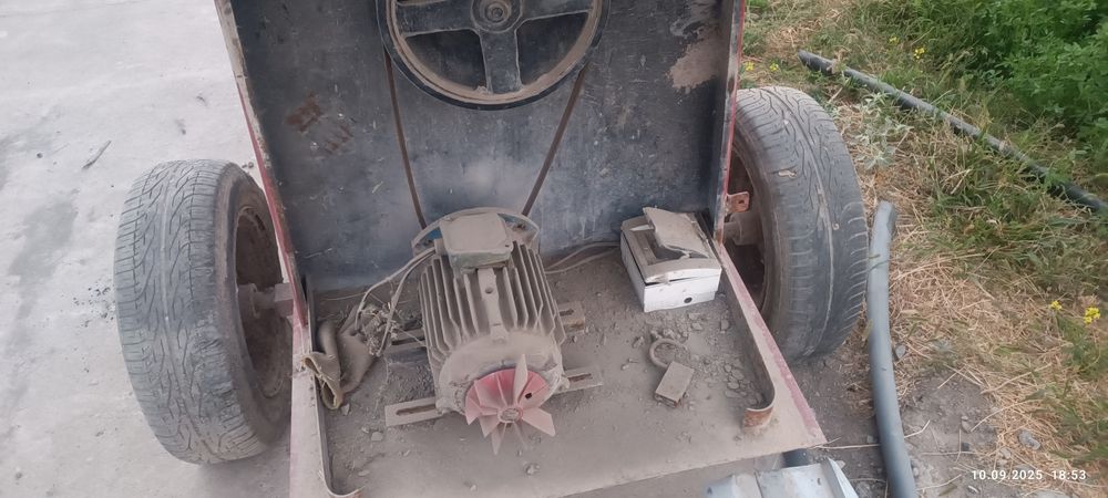 Мешалка сотилади срочна.