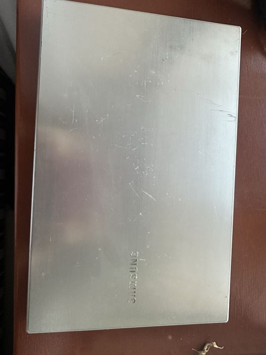 Ноутбук Samsung.