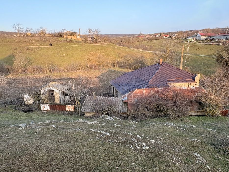 Casa de vanzare + teren