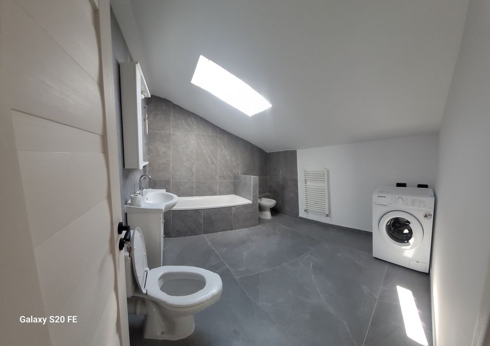 Închiriez apartament în zona Coramed