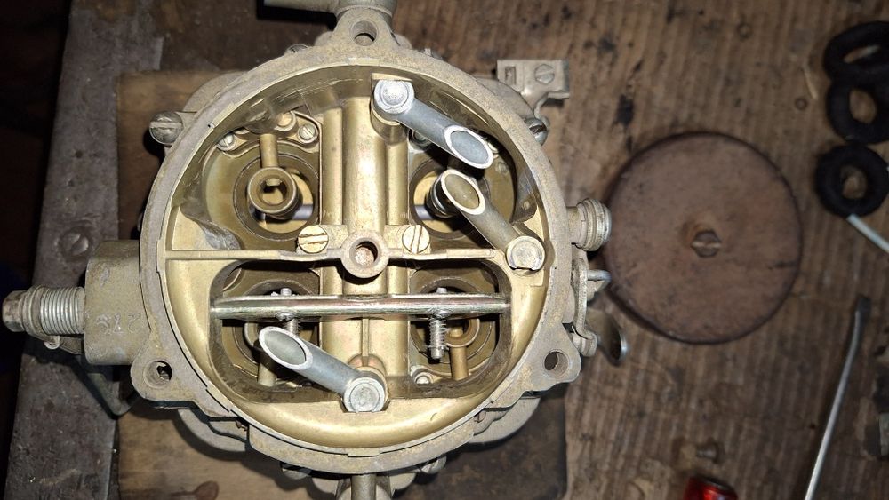 Нови чайка кабратор