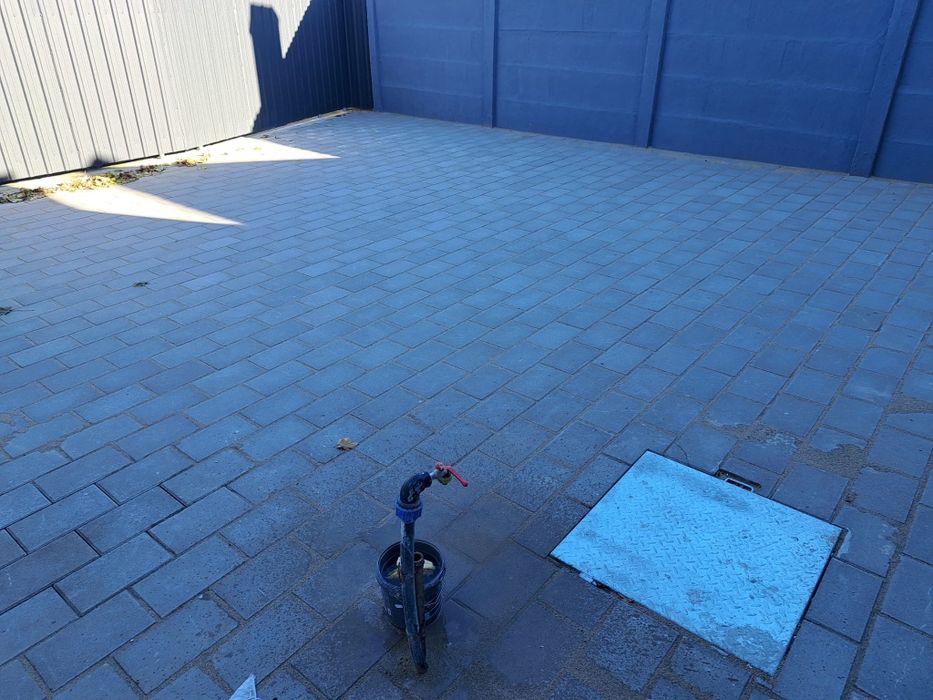 Vand sau inchiriez spatiu comercial si apartament