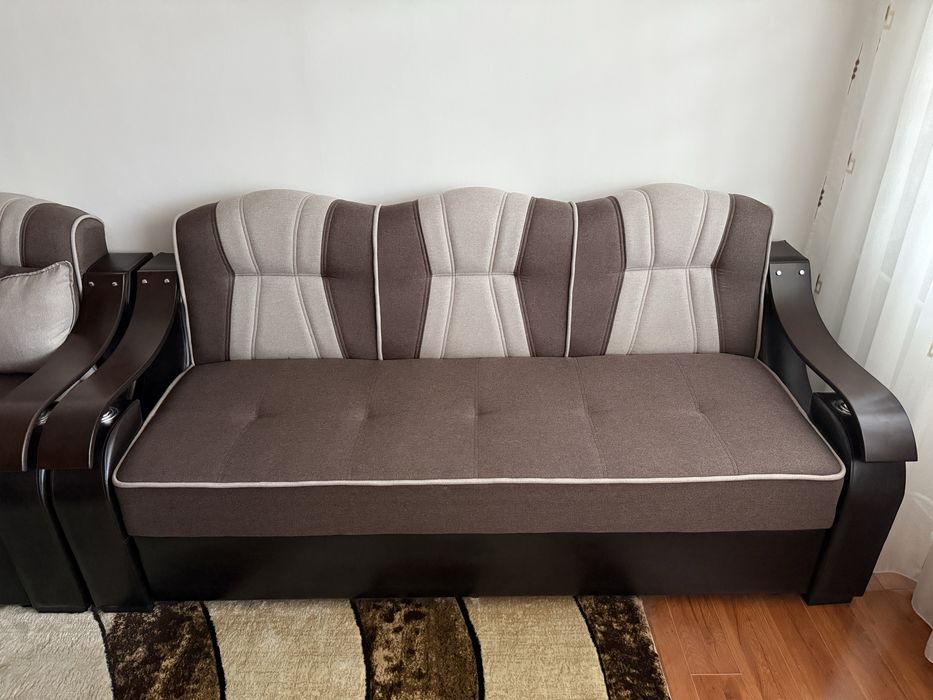 Vând canapea extensibilă + 2 fotolii