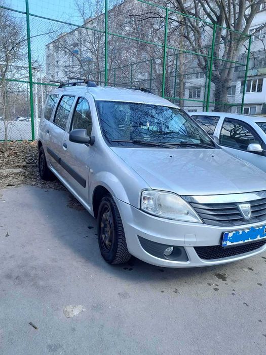Продавам кола "Дачия Логан"