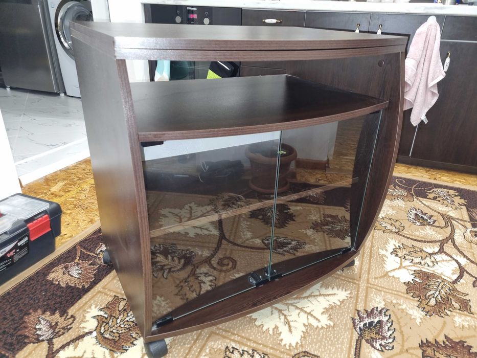 Шкаф за телевизор