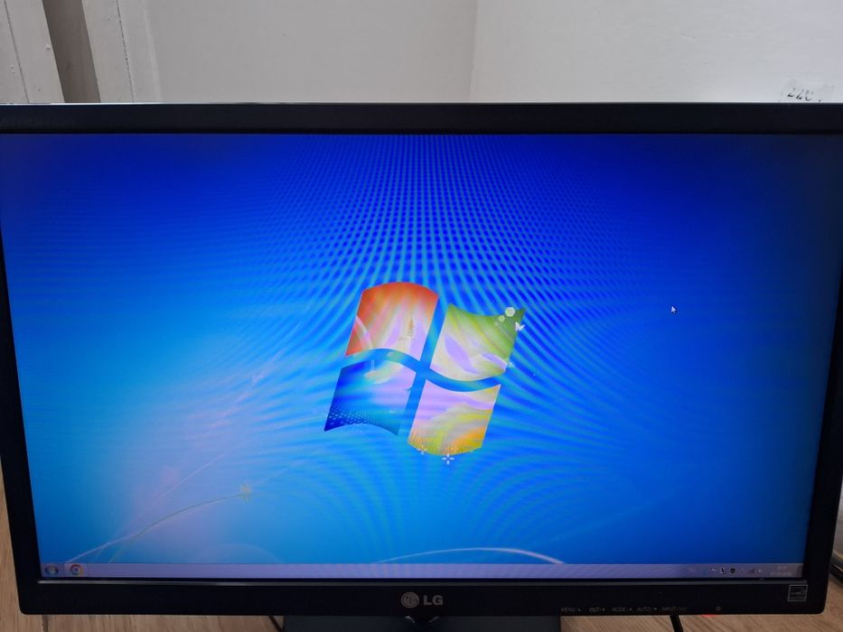 Монитор LG E2342