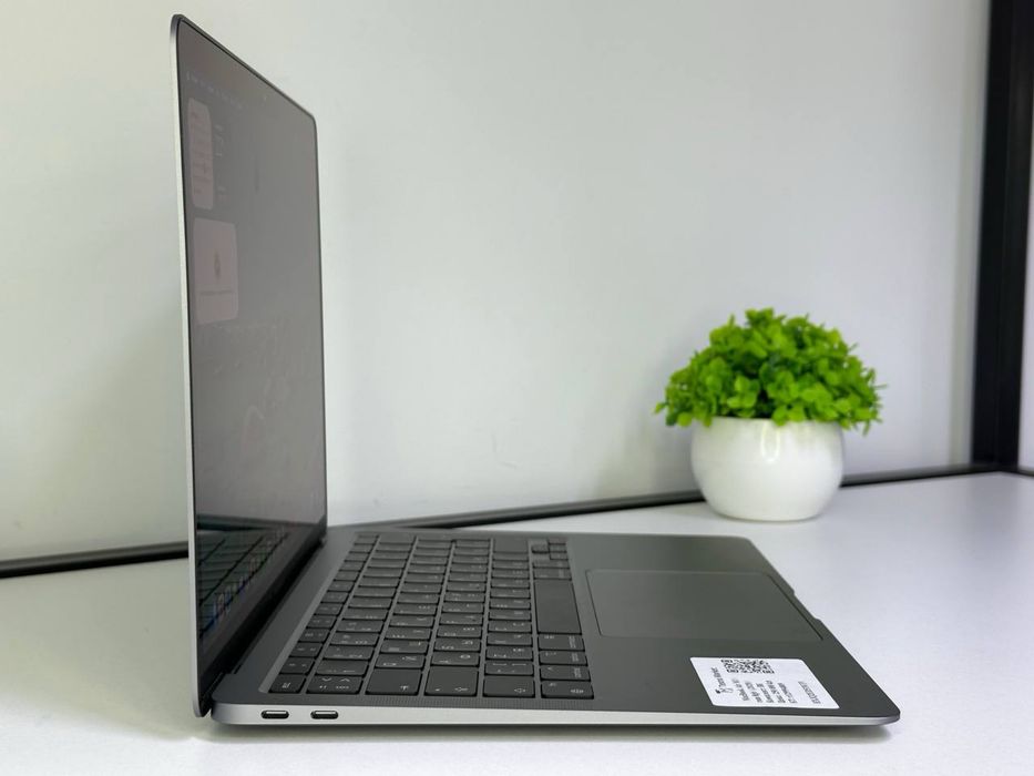 MacBook Air M1 / ram 8gb / (2020) /
