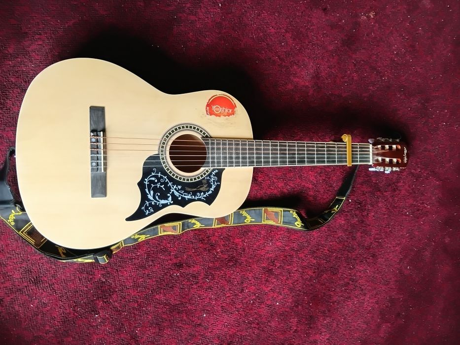 Gitara sotladi chixoli bor kapadastiri bor