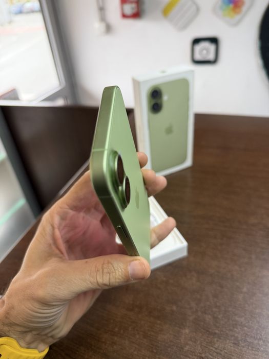 Vand Iphone 17 256Gb Full box Impecabil