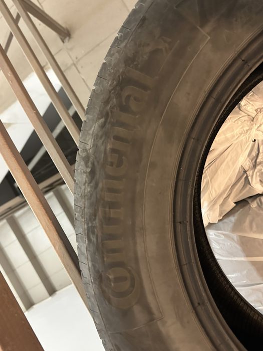 Продам шины CONTINENTAL  235 65/R17