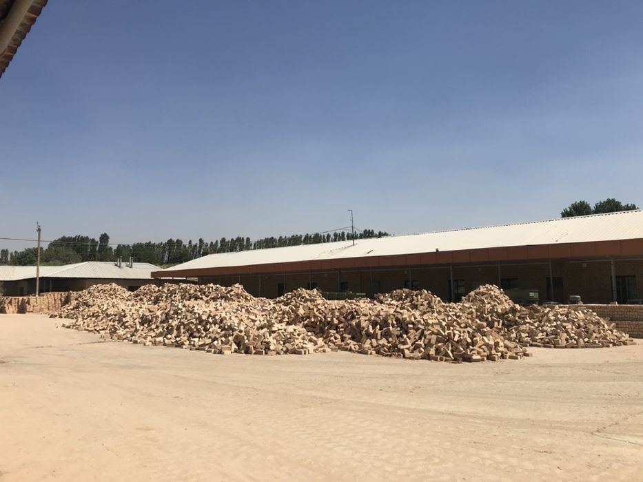 Гишт Кирпич Полтора прямой заводдан BUILDER BRICK 1000сум БЕЗ ДОСТАВКА