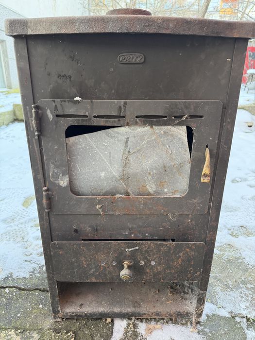 Отоплителна печка на дърва