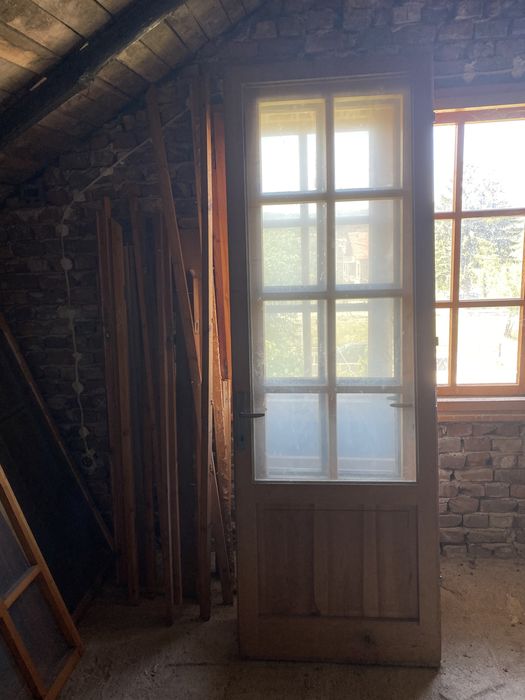 Продавам дограма от естествено дърво